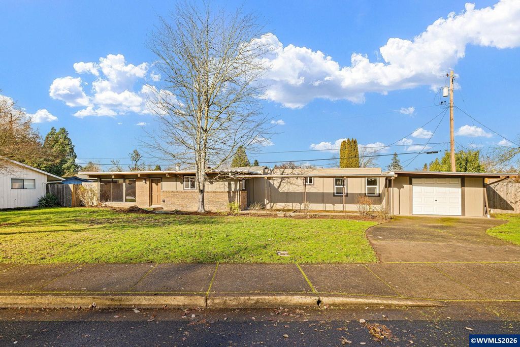 3025 Bailey Ln, Eugene, OR 97401