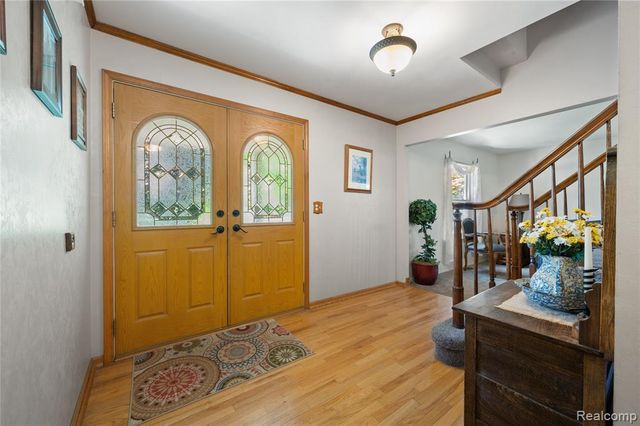 34230 Fonville Court, Livonia, MI 48152