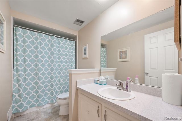 34230 Fonville Court, Livonia, MI 48152