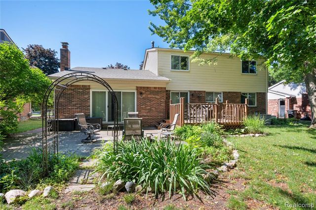 34230 Fonville Court, Livonia, MI 48152