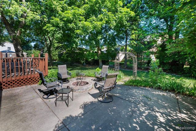 34230 Fonville Court, Livonia, MI 48152
