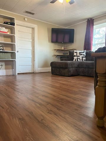 601 Walnut Street, Gilmer, TX 75644