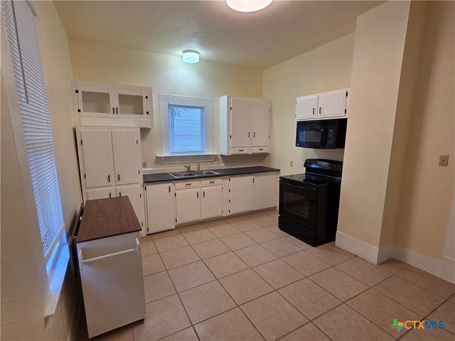 1214 S 11th Street, Temple, TX 76504