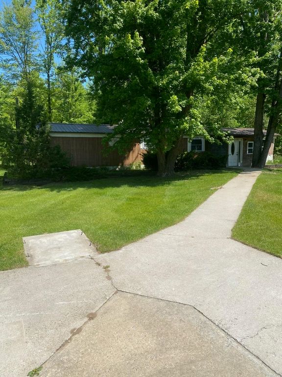 3302 W Dana Drive, Coleman, MI 48618