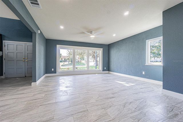 6379 CONNIEWOOD SQUARE, New Port Richey, FL 34653