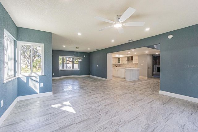 6379 CONNIEWOOD SQUARE, New Port Richey, FL 34653