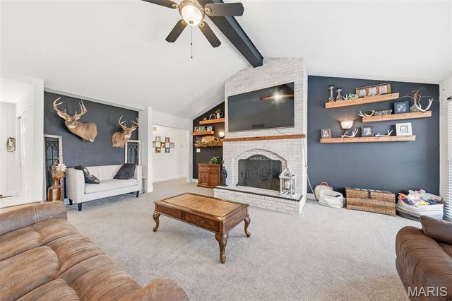 75 Morgans Way, Elsberry, MO 63343