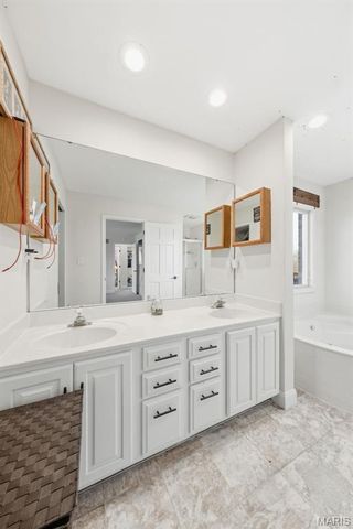 75 Morgans Way, Elsberry, MO 63343