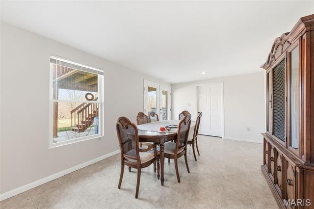 75 Morgans Way, Elsberry, MO 63343