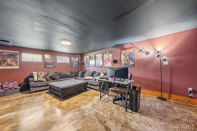 75 Morgans Way, Elsberry, MO 63343