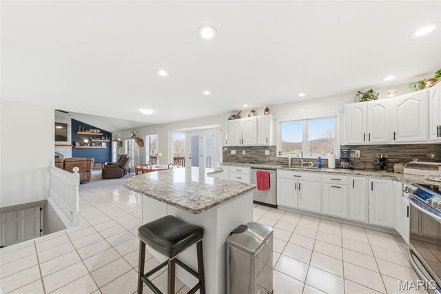 75 Morgans Way, Elsberry, MO 63343