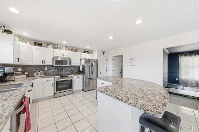 75 Morgans Way, Elsberry, MO 63343