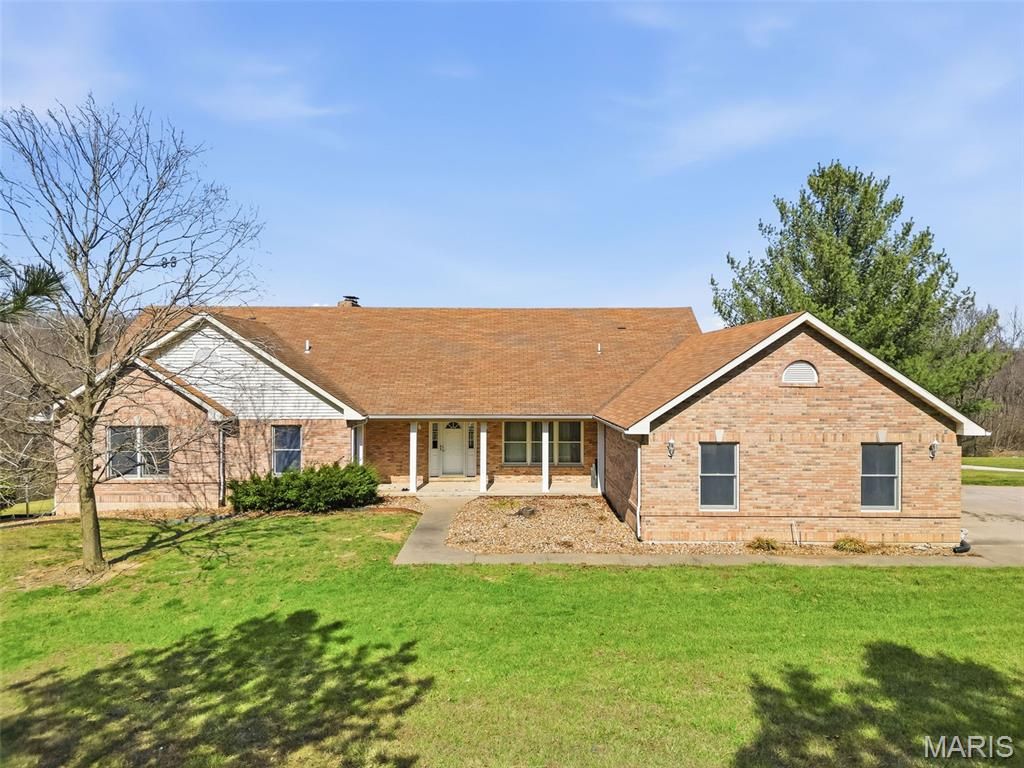 75 Morgans Way, Elsberry, MO 63343