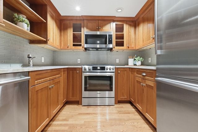 84 Myrtle St 1, Boston, MA 02114