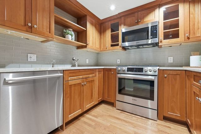 84 Myrtle St 1, Boston, MA 02114