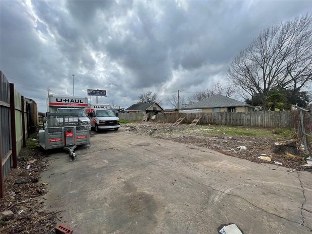 4006 Cedar Hill Lane, Houston, TX 77093