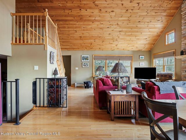 83 Lawrence Road, Jewett, NY 12444