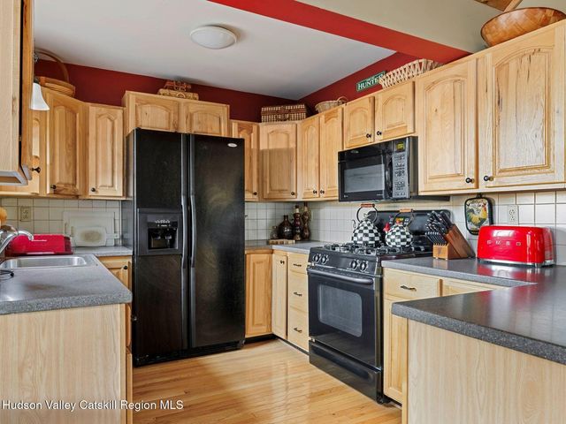 83 Lawrence Road, Jewett, NY 12444