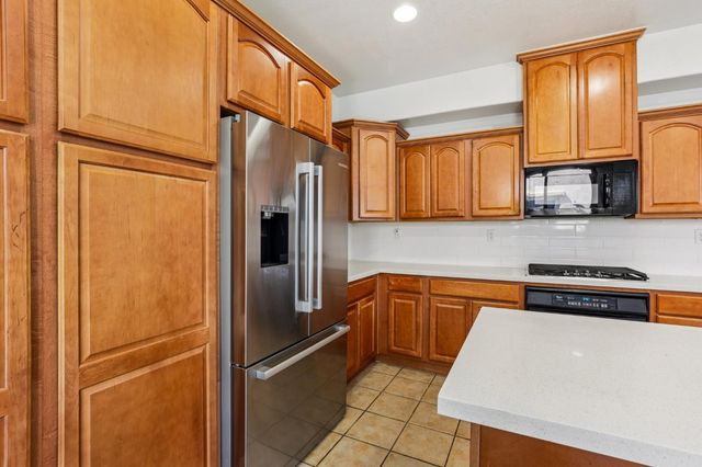 16796 English Country Trl, Lathrop, CA 95330