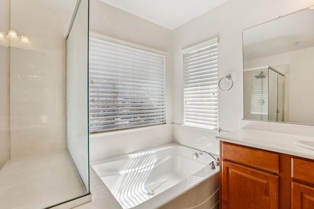 16796 English Country Trl, Lathrop, CA 95330