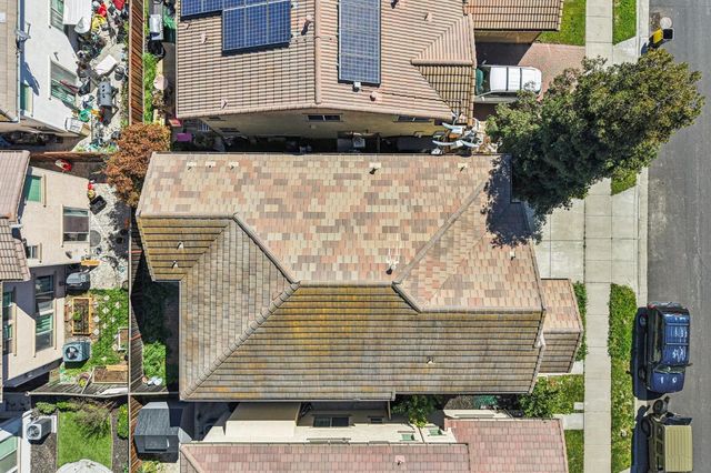 16796 English Country Trl, Lathrop, CA 95330