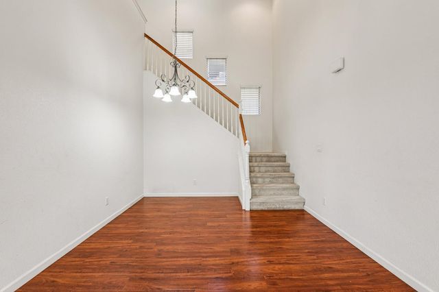 16796 English Country Trl, Lathrop, CA 95330