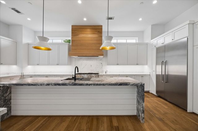 2326 Bissonnet Street, Houston, TX 77005