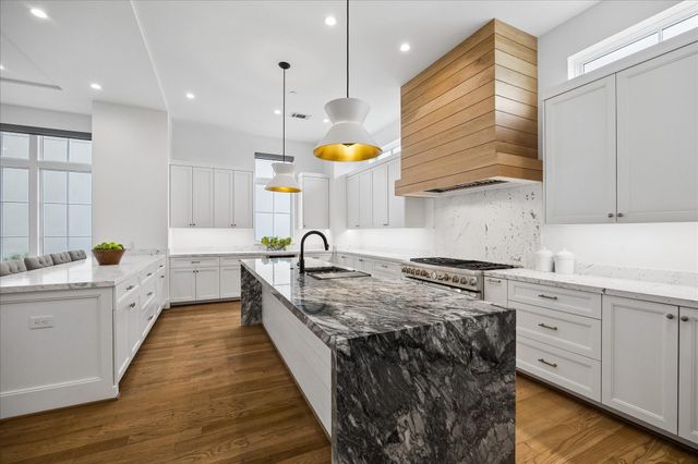 2326 Bissonnet Street, Houston, TX 77005