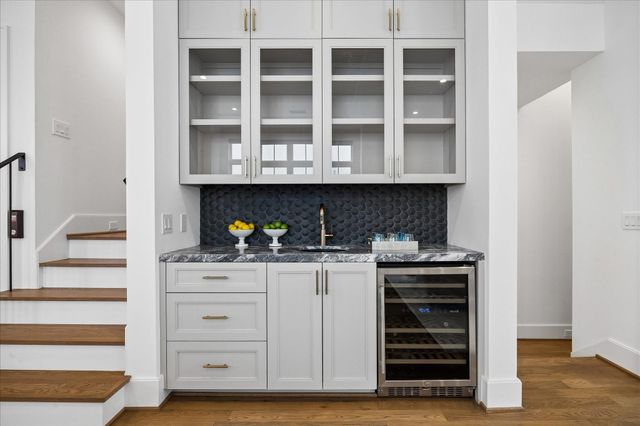 2326 Bissonnet Street, Houston, TX 77005