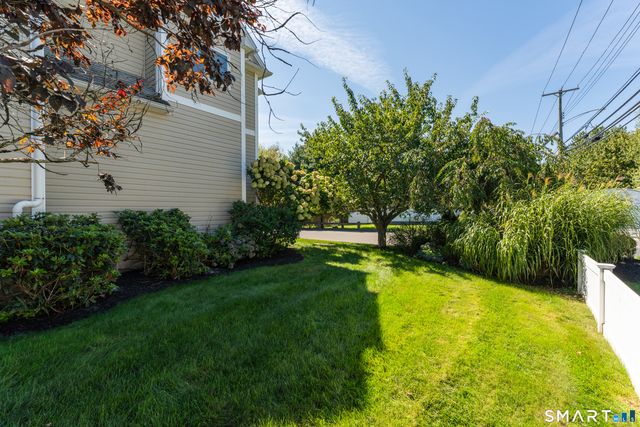 9 Beachside Avenue 9, East Haven, CT 06512