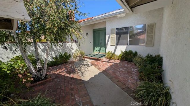 28859 Michelle Drive, Agoura Hills, CA 91301