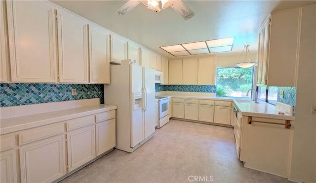 28859 Michelle Drive, Agoura Hills, CA 91301