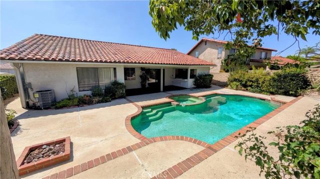 28859 Michelle Drive, Agoura Hills, CA 91301