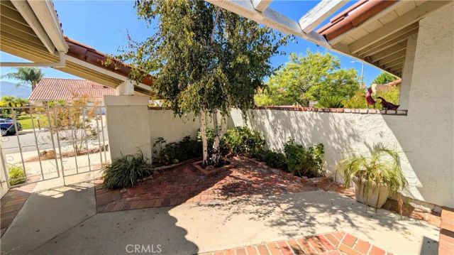 28859 Michelle Drive, Agoura Hills, CA 91301