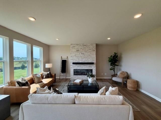 4633 Island Park Drive, Woodbury, MN 55129