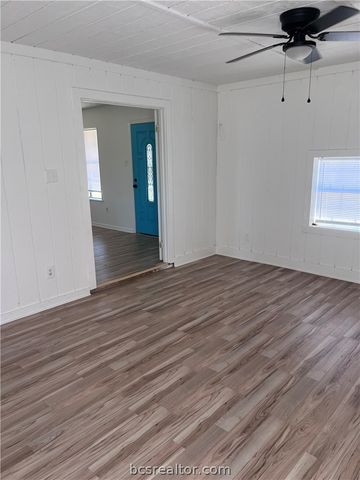 508 Rose Marie Boulevard, Hearne, TX 77859