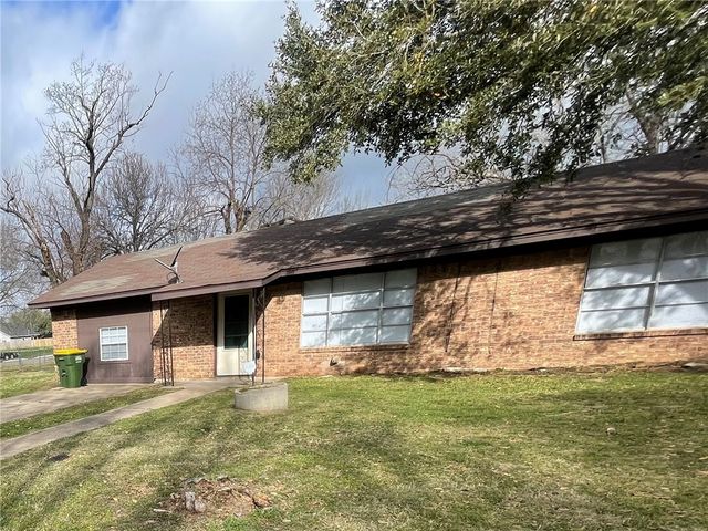 508 Rose Marie Boulevard, Hearne, TX 77859