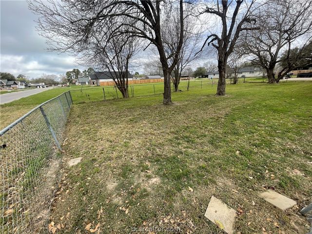 508 Rose Marie Boulevard, Hearne, TX 77859