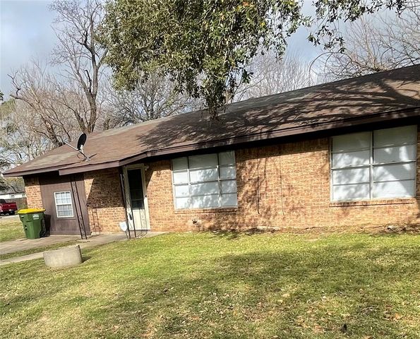 508 Rose Marie Boulevard, Hearne, TX 77859