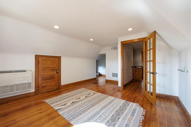 3835 Harrison Boulevard, Kansas City, MO 64109