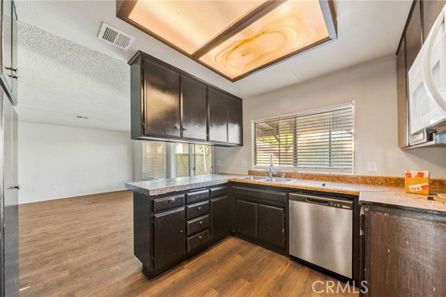 44057 7th Street, Lancaster, CA 93535