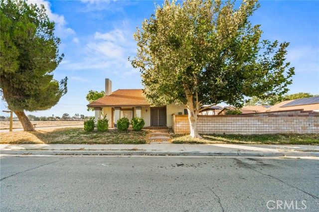 44057 7th Street, Lancaster, CA 93535