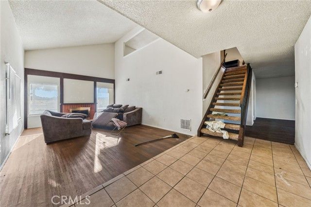 44057 7th Street, Lancaster, CA 93535