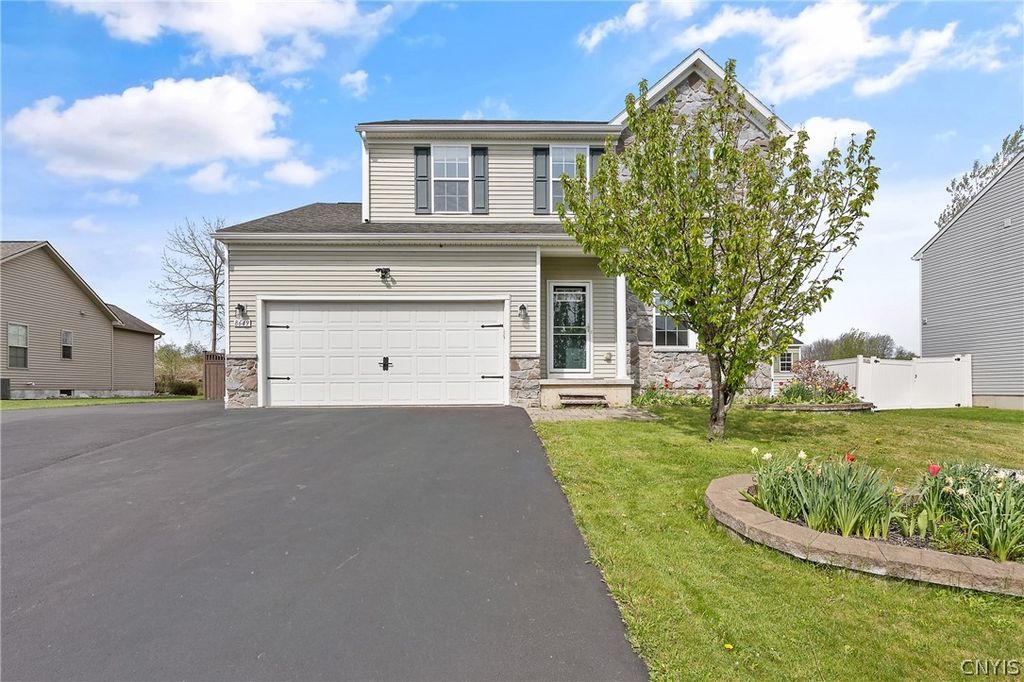 8649 Alizarin Avenue, Cicero, NY 13039