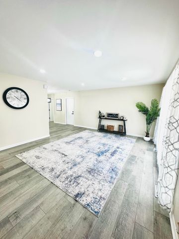 7619 Marshall Place, Merrillville, IN 46410