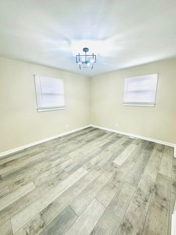 7619 Marshall Place, Merrillville, IN 46410