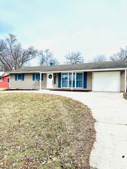 7619 Marshall Place, Merrillville, IN 46410