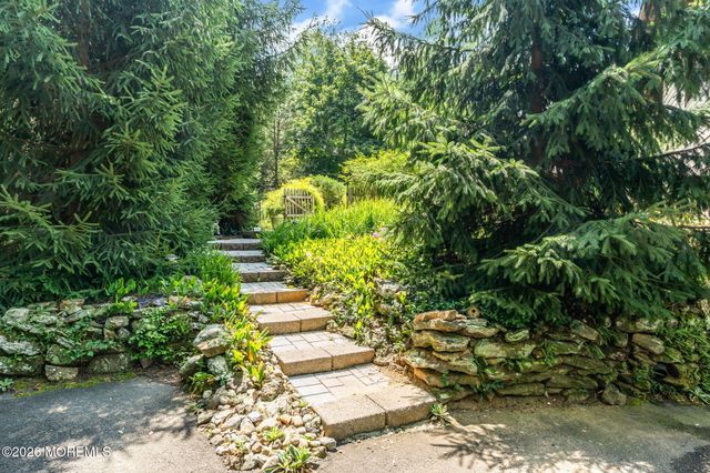26 Iler Drive, Middletown, NJ 07748