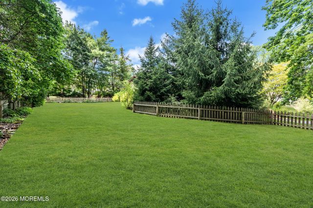 26 Iler Drive, Middletown, NJ 07748