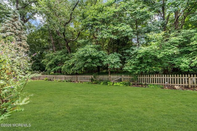 26 Iler Drive, Middletown, NJ 07748